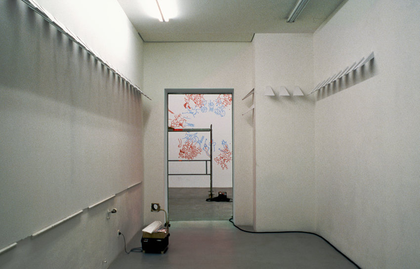 "Der Zeichnungsgenerator": während des Abbaus. Ausstellung im Kunstverein Hannover 2001. Foto: Hannes Kater