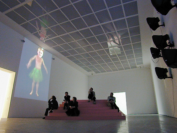 Hannes Kater: Der Zeichnungsgenerator - Ausstellung im Kunstverein Hannover 2001. Foto: Ralf Henning